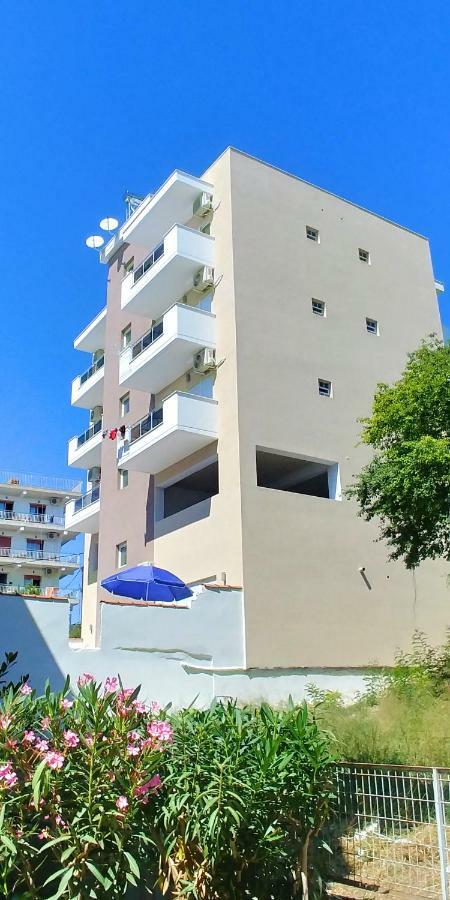 Sea Star Apartments Kallikratia Nea Kallikrateia Luaran gambar